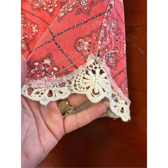 No Boundaries Red Hanky Code Bandana Pride Crochet Lace Trim Short Shorts sz 17 - Picture 2 of 6